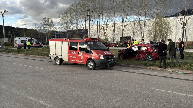 Karabük'te tırla çarpışan otomobildeki 3 kişi öldü, 2 kişi yaralandı