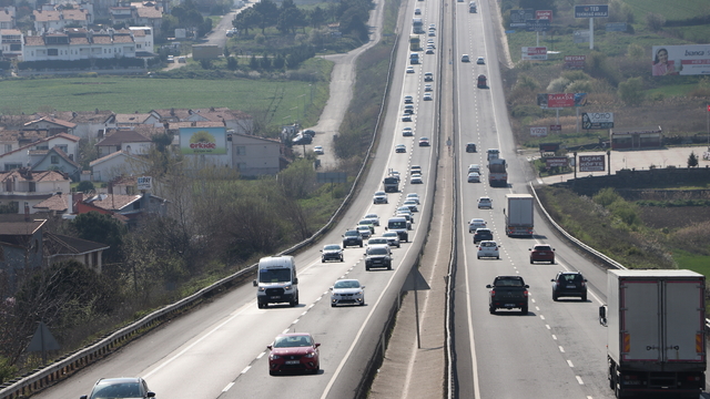 Tekirdağ-İstanbul yolunda bayram tatilinden dönüş yoğunluğu başladı