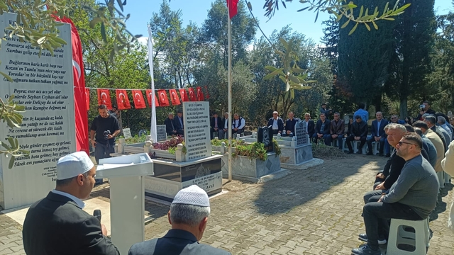 Dünya ve olimpiyat şampiyonu milli güreşçi İsmet Atlı, Adana'da anıldı