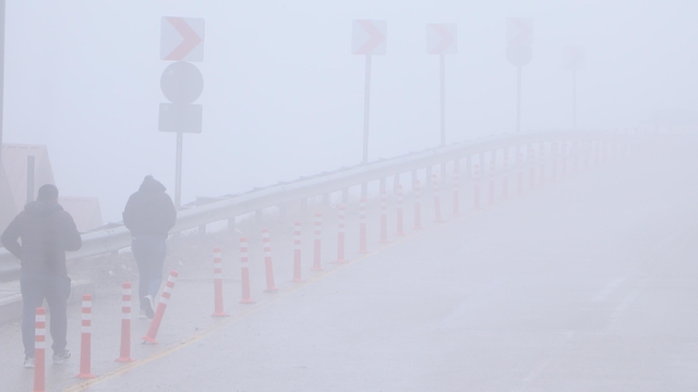 Erzurum'da yağmur, kar ve sis; görüş mesafesi 3 metreye kadar düştü