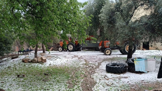 Kozan'da dolu etkili oldu