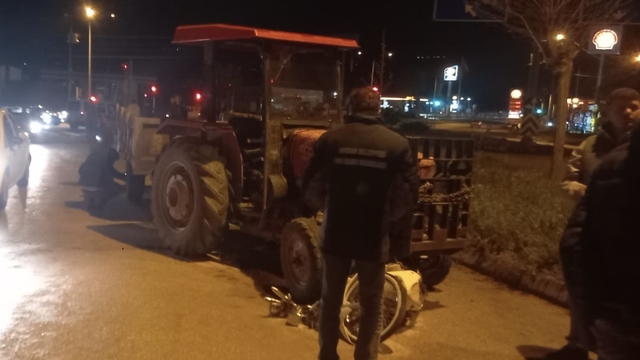 Tokat'ta traktör ile motosikletin çarpıştığı kazada 2 kişi yaralandı
