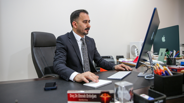 Yunanistan'da kalbi duran ABD'li turistin hayatını kurtaran doktor, o anları anlattı