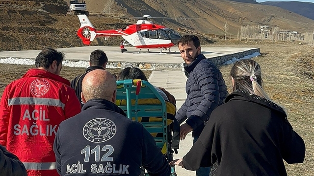 Van'da ambulans helikopter hamile kadın için havalandı