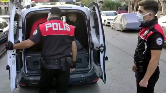 Almanları dolandıran şebeke üyeleri suçlamaları reddetti