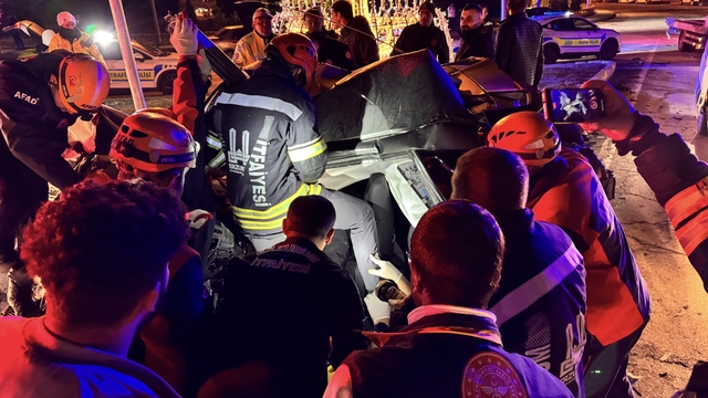 Erzurum'da kamyon 6 araca çarptı, 5 kişi yaralandı