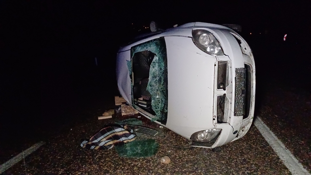 Karabük'te devrilen otomobildeki 3'ü çocuk 5 kişi yaralandı