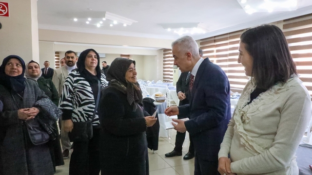 Kırklareli Valisi Turan, Roman vatandaşlarla bir araya geldi