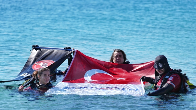 Antalya Konyaaltı Sahili'nde çevre temizliği yapıldı