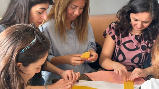 Fethiye'de kadınlara balmumu eğitimi verildi