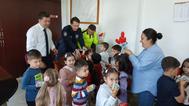 Bozyazı'da öğrencilerden İlçe Emniyet Müdürlüğüne ziyaret