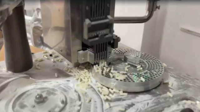 İzmir'de uyuşturucu imalathanesine dönüştürülen iş yerine operasyon