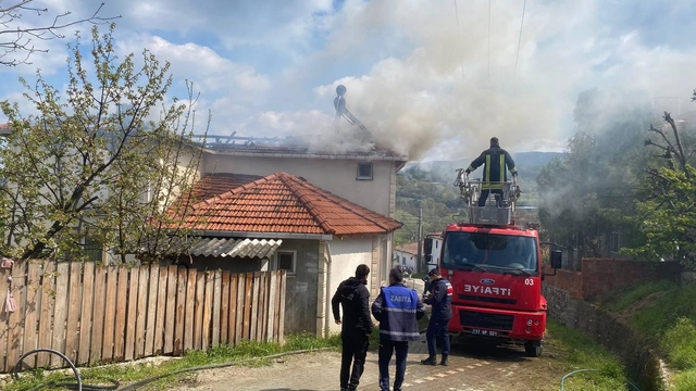 Çanakkale'de evde çıkan yangın söndürüldü
