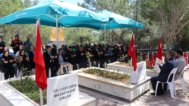 Mersin'de Polis Haftası dolayısıyla şehitlik ziyaret edildi