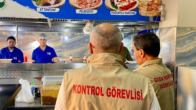 Mersin'de dönerciler denetlendi