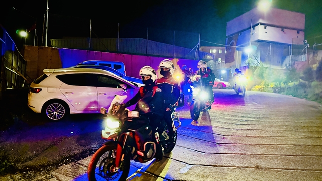 Diyarbakır'da 300 polisin katılımıyla "Narko Hançer" uygulaması yapıldı