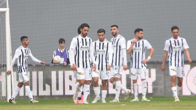 Ege takımları futbolda nefes nefese