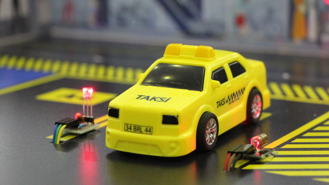 Ortaokul öğrencisinden hatalı parka 'lazerli' çözüm