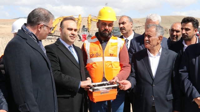 Bakan Kacır: Eser ve hizmet siyaseti, meyvelerini veriyor (2)