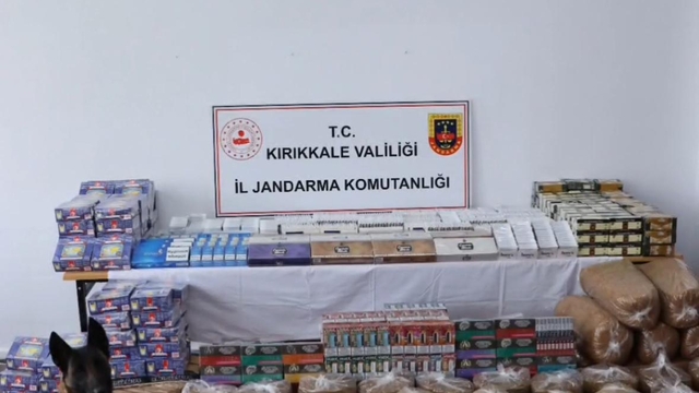 Kırıkkale'de durdurulan tırda çok sayıda kaçak ürün ele geçirildi
