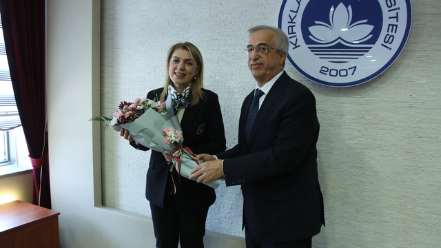 Kırklareli Üniversitesi Rektörlüğüne atanan Prof. Dr. Rengin Ak görevine başladı