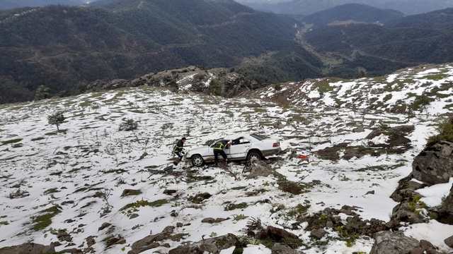 Tokat'ta uçuruma devrilen otomobildeki 4 kişi yaralandı