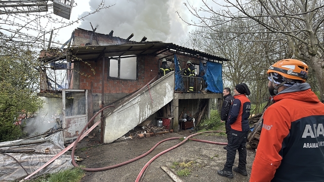 Yalnız yaşadığı evde çıkan yangında öldü
