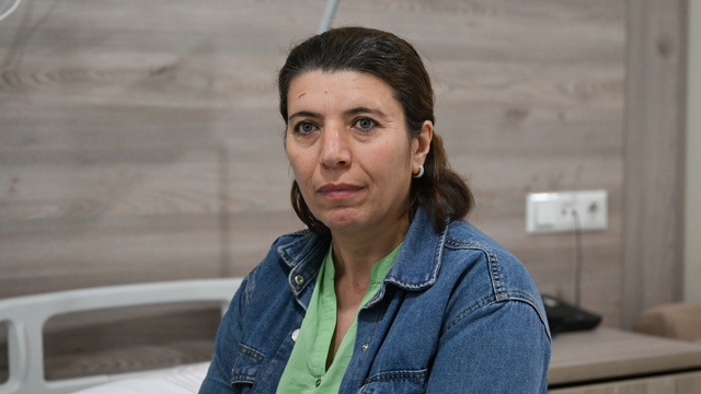 Parkinson hastası Akyüz, beyin pili ameliyatının ardından yeniden ayağa kalktı