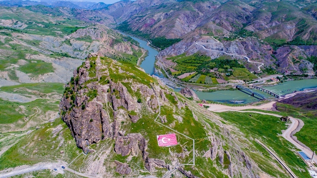 Palu Kalesi'nde 3 bin yıllık tarih gün yüzüne çıkarılacak