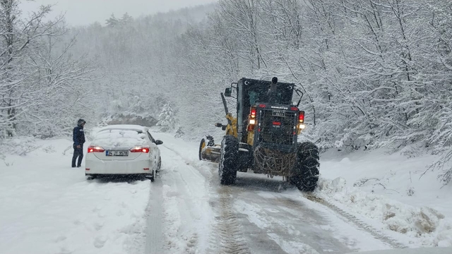 Amasya'da 63 köy yolu kardan kapandı
