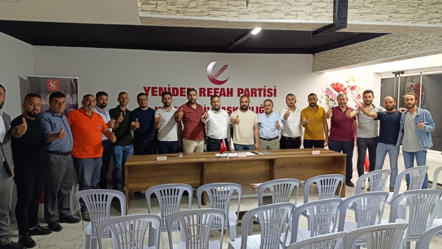 Yeniden Refah Partisi Kırşehir yönetiminden 80 istifa