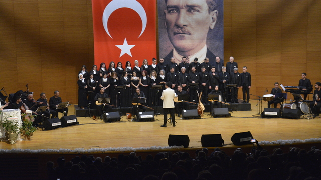Bursa'da Türk Halk Müziği konseri