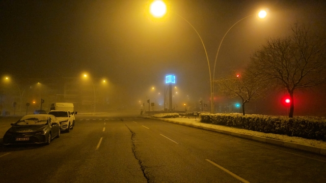 Çorum'da buzlanma ve sis etkili oldu