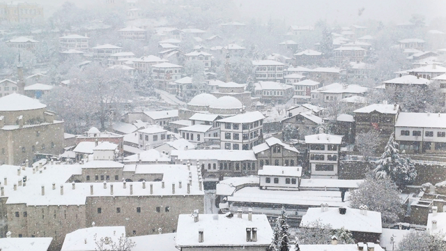 Safranbolu'da tarihi konaklar karla kaplandı
