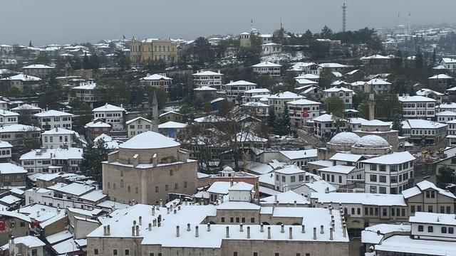 Safranbolu'da kar güzelliği