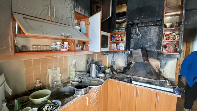 Daire yangınında 3'ü çocuk, 4 kişi dumandan etkilendi