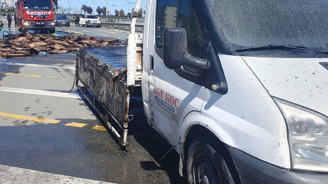 Trabzon'da kamyonette çıkan yangın söndürüldü