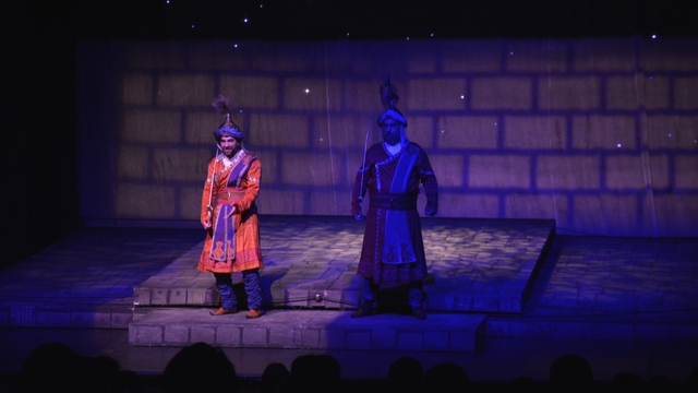 Bursa'da "Taj Mahal Muhafızları" tiyatro oyunu sahnelendi