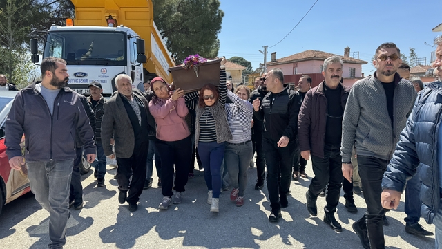 Denizli'de eski eşi tarafından öldürülen kadının cenazesi defnedildi