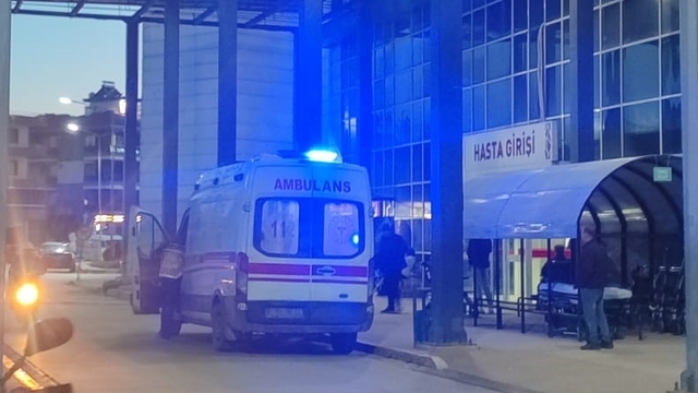 İzmir'de bıçaklı kavgada 1 kişi yaralandı