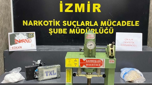 Otomobilde uyuşturucuyla yakalanan 4 şüpheli tutuklandı