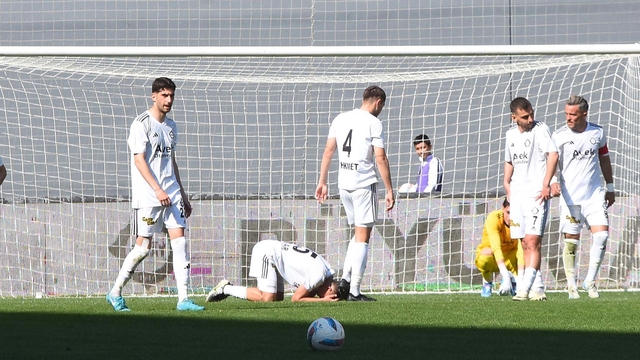 Altay uçurumun eşiğinde