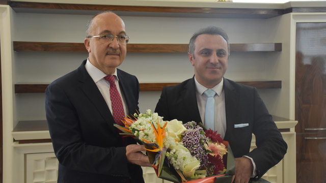 Gümüşhane Üniversitesi Rektörlüğüne atanan Prof. Dr. Oktay Yıldız görevine başladı