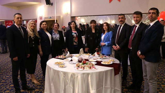 Elazığ'da Fırat Üniversitesinin kuruluşunun 50. yılı nedeniyle resepsiyon verildi