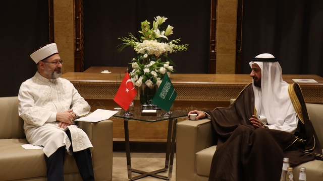 Diyanet İşleri Başkanı Erbaş, Suudi Arabistan Hac ve Umre Bakanı Rabia ile görüştü