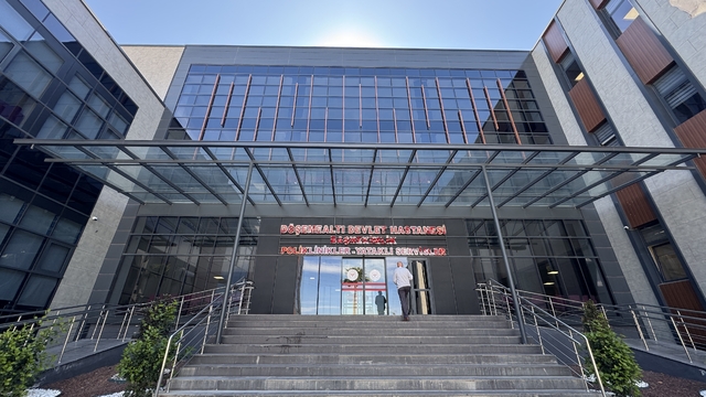 Döşemealtı Devlet Hastanesi uzman doktorlarıyla tam donanımlı hizmet veriyor