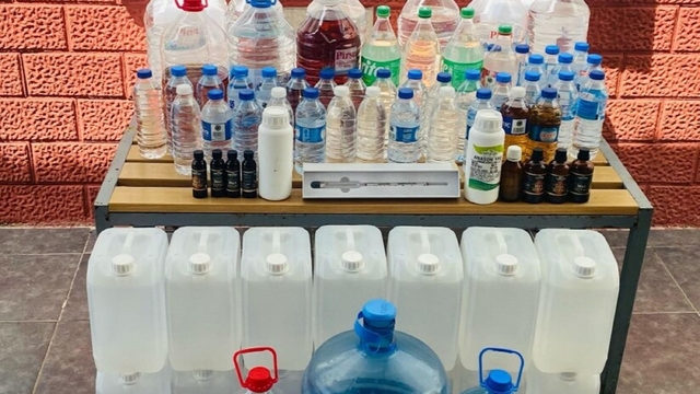 İzmir'de 8 ton kaçak alkol ele geçirildi