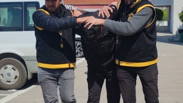 Adana'da 2'si kardeş 3 kişinin öldüğü silahlı kavgaya ilişkin 3 zanlı tutuklandı