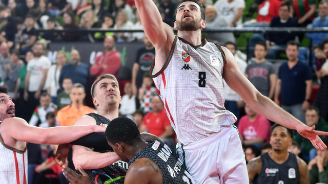 Karşıyaka'da potada Hakan sakatlandı
