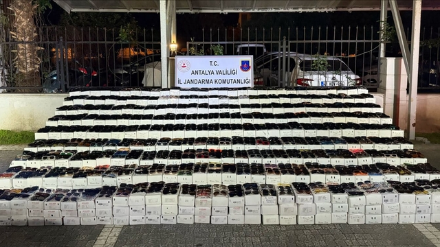 Antalya'da 58 bin gümrük kaçağı gözlük ele geçirildi